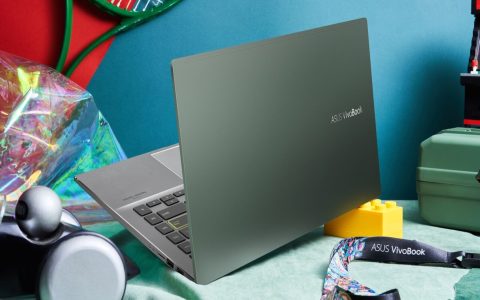 Il notebook ASUS Vivobook 15 in offerta ad un prezzo irrisorio su Amazon