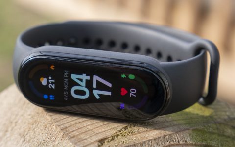 Credici, Xiaomi Mi Band 6 è lo smartband che devi acquistare entro OGGI