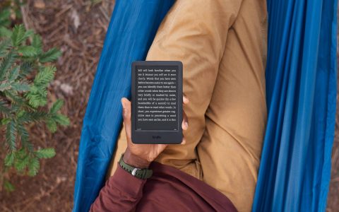 Il nuovo Kindle modello 2022 è già in offerta ad un prezzo imperdibile su Amazon