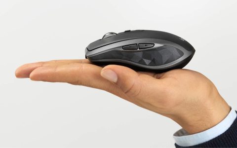 Mouse Wireless ergonomico Logitech MX in offerta speciale su Amazon