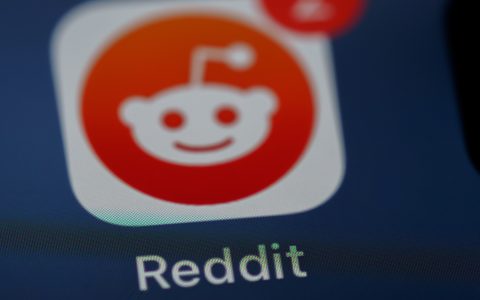 Reddit è caduto vittima di un attacco phishing