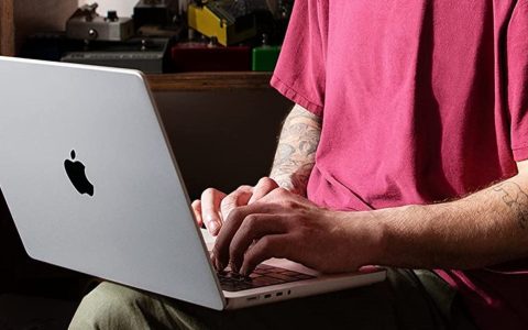 MacBook Pro 2023, OGGI lo paghi 300 euro IN MENO