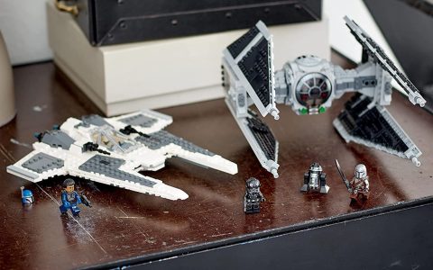 Set LEGO Star Wars Fang Fighter Mandaloriano vs TIE Interceptor, risparmia ora 30 euro su Amazon