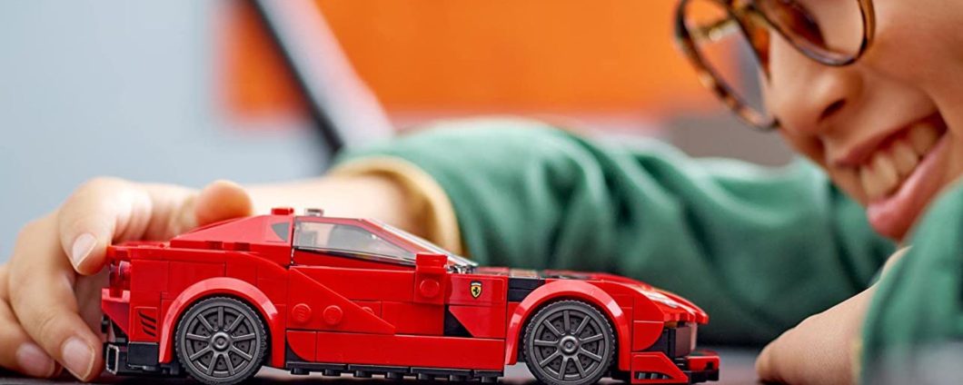 Set LEGO Ferrari 812 Competizione in offerta speciale su Amazon