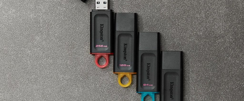 Kingston 128GB, la pendrive semplice, fenomenale e veloce costa appena 8€